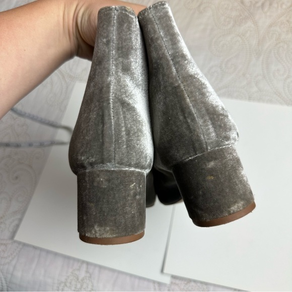Madewell gray velvet heeled ankle boots sz 9.5 - Picture 4 of 11